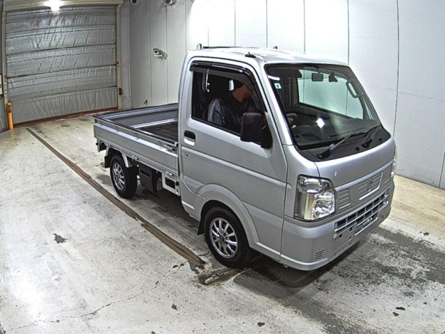 NISSAN CLIPPER — фото