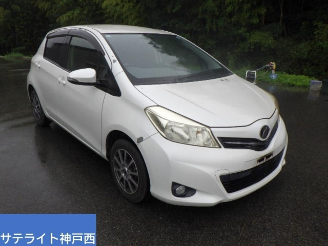 TOYOTA VITZ — фото