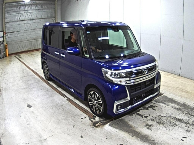 DAIHATSU TANTO — фото