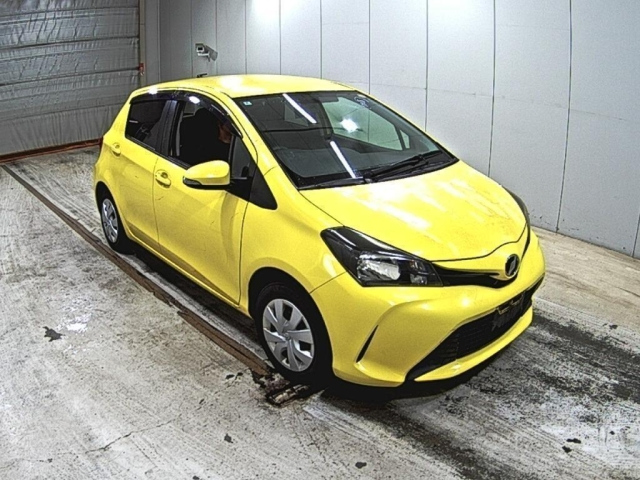 TOYOTA VITZ — фото