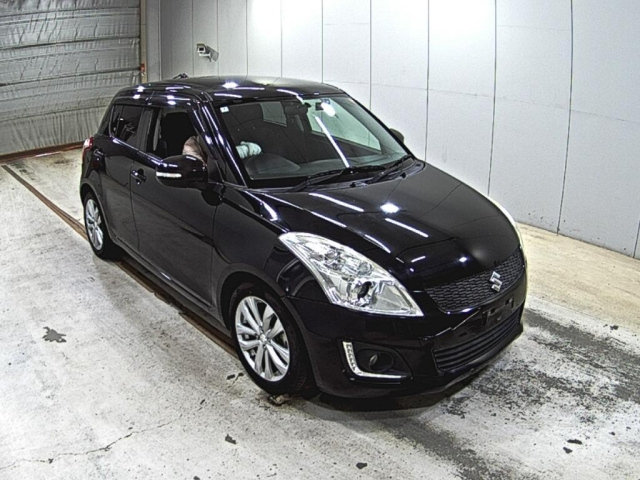 SUZUKI SWIFT — фото