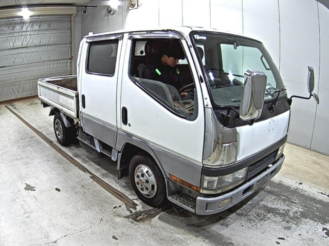 MITSUBISHI CANTER — фото