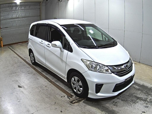 HONDA FREED — фото