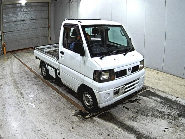 NISSAN CLIPPER — фото