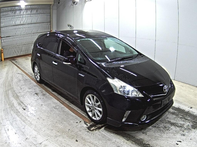 TOYOTA PRIUS — фото