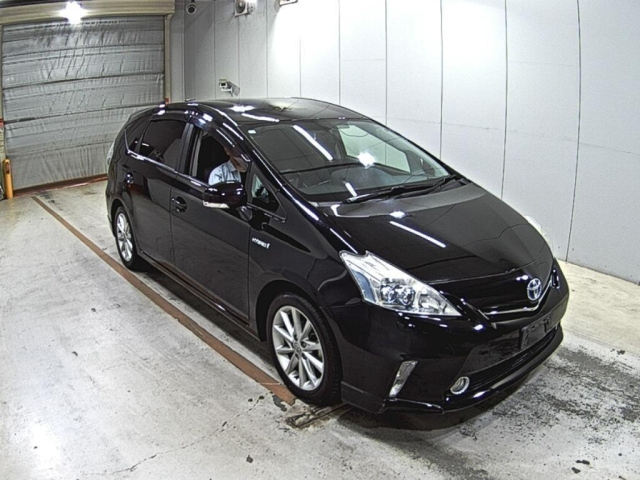 TOYOTA PRIUS — фото
