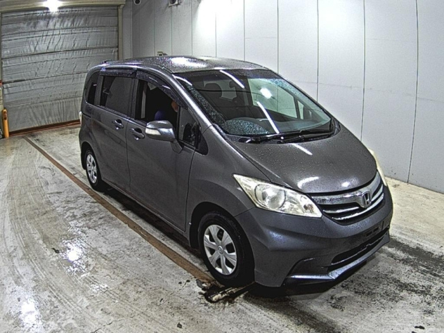 HONDA FREED — фото