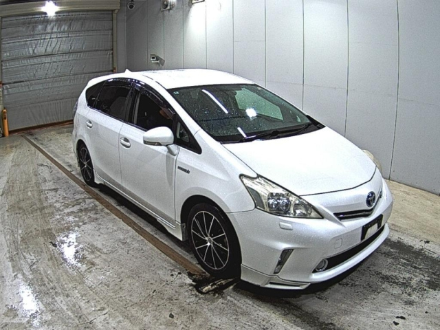 TOYOTA PRIUS — фото