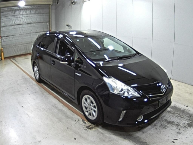 TOYOTA PRIUS — фото