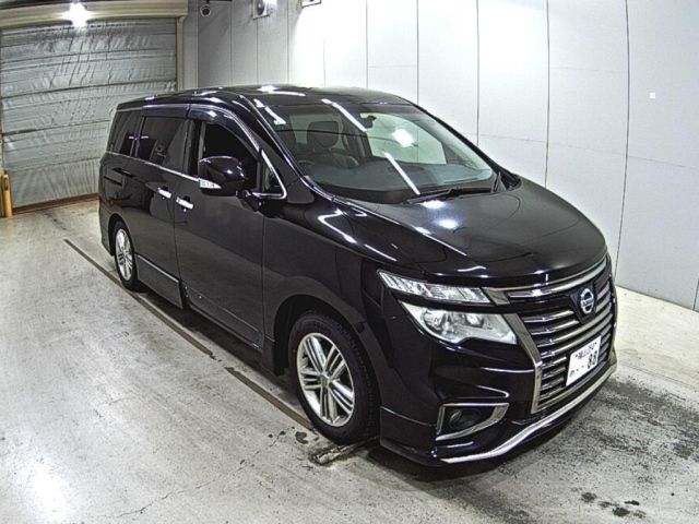 NISSAN ELGRAND — фото