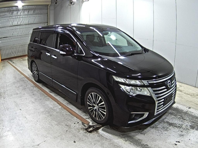 NISSAN ELGRAND — фото