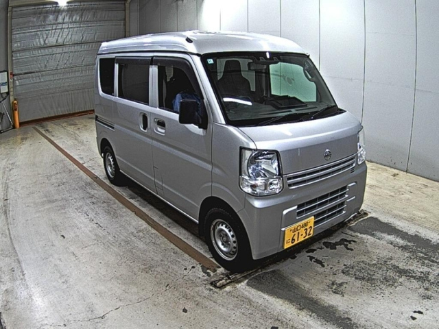 NISSAN CLIPPER VAN