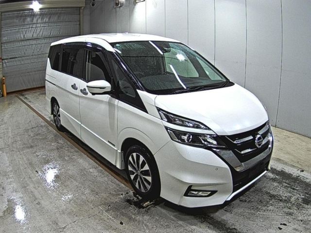 NISSAN SERENA — фото