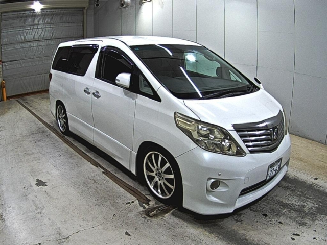 TOYOTA ALPHARD — фото