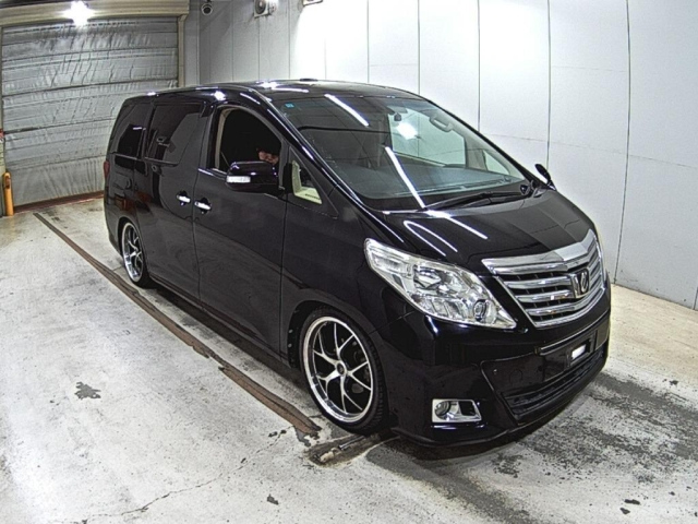 TOYOTA ALPHARD — фото