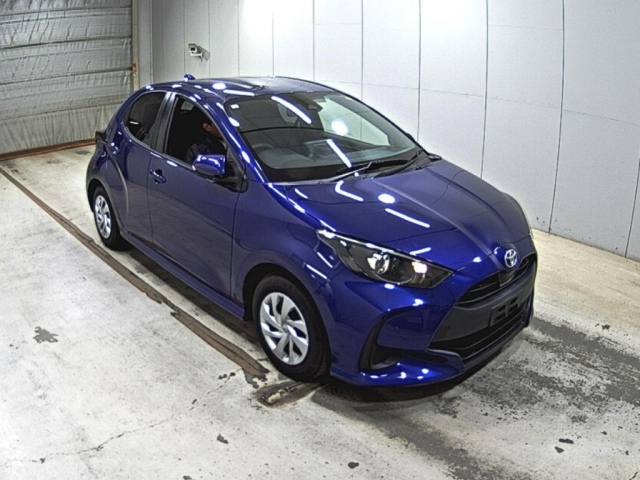 TOYOTA YARIS — фото
