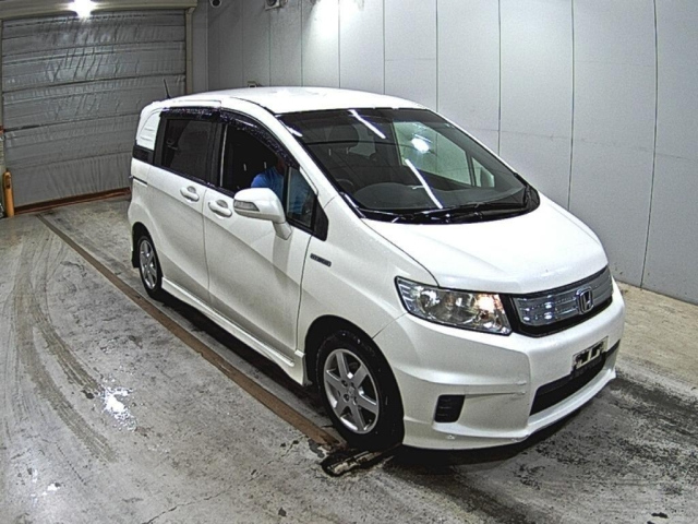 HONDA FREED — фото
