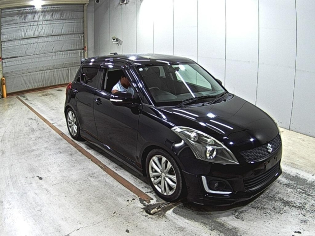SUZUKI SWIFT — фото