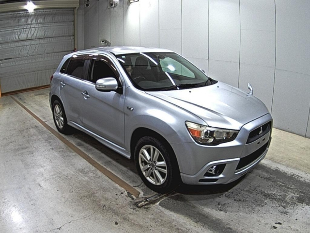 MITSUBISHI RVR — фото