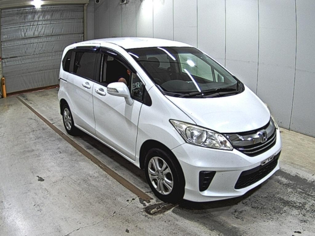 HONDA FREED — фото