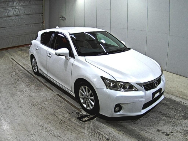 LEXUS CT — фото