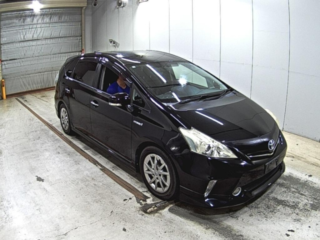 TOYOTA PRIUS — фото