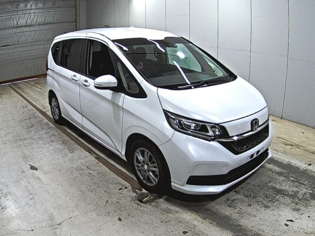 HONDA FREED — фото