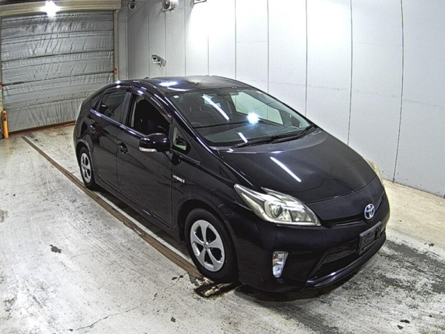 TOYOTA PRIUS — фото