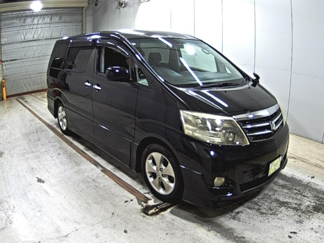 TOYOTA ALPHARD — фото
