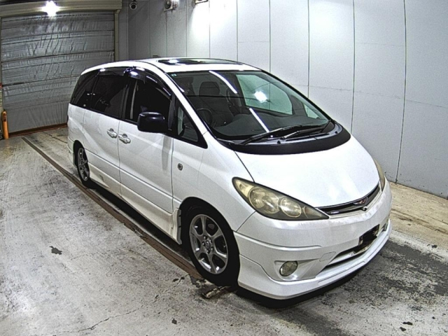 TOYOTA ESTIMA — фото