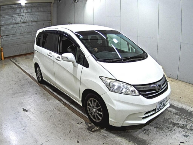 HONDA FREED — фото