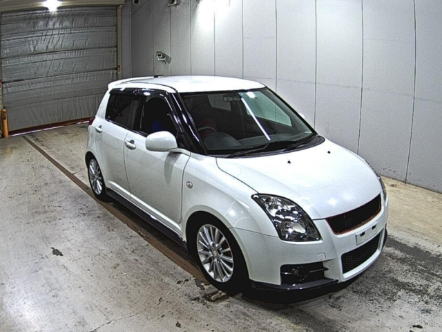 SUZUKI SWIFT — фото