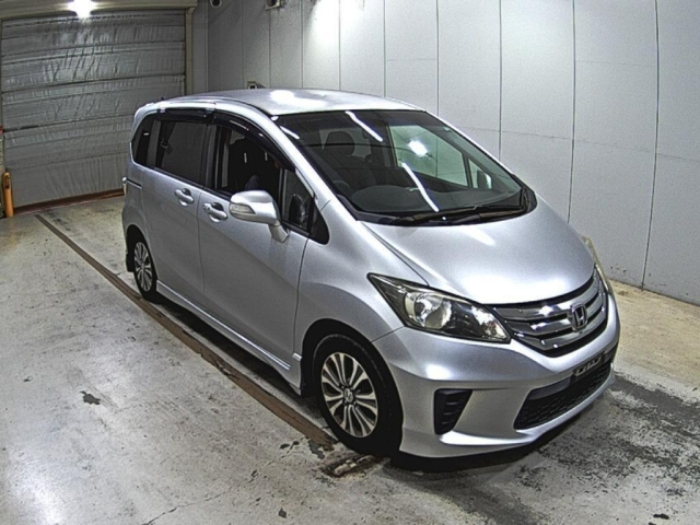 HONDA FREED — фото