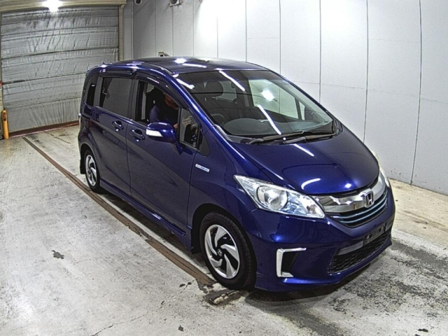 HONDA FREED — фото