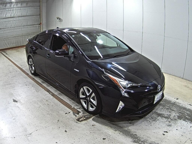 TOYOTA PRIUS — фото