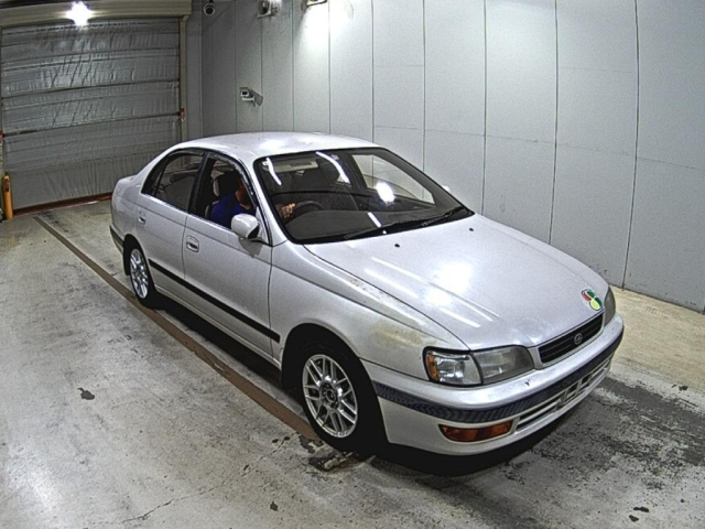 TOYOTA CORONA