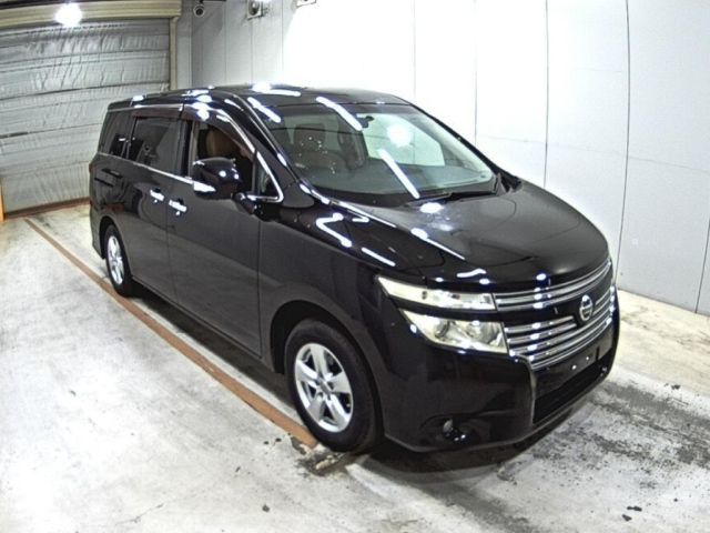 NISSAN ELGRAND — фото