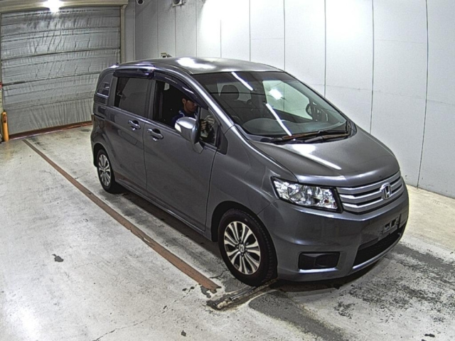 HONDA FREED — фото
