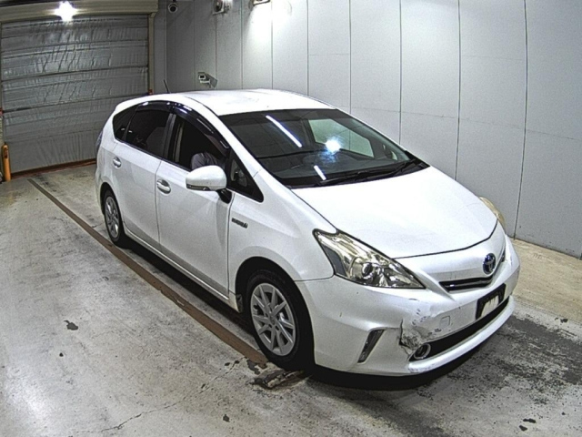 TOYOTA PRIUS — фото
