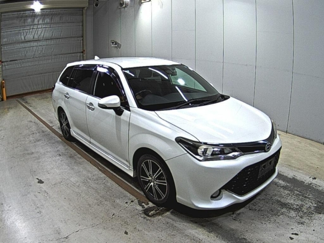 TOYOTA COROLLA — фото