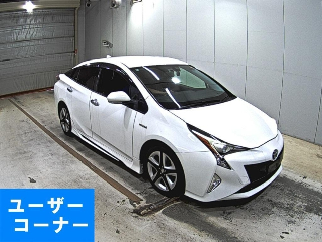 TOYOTA PRIUS — фото