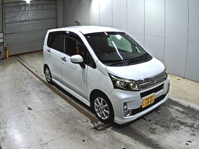 DAIHATSU MOVE — фото