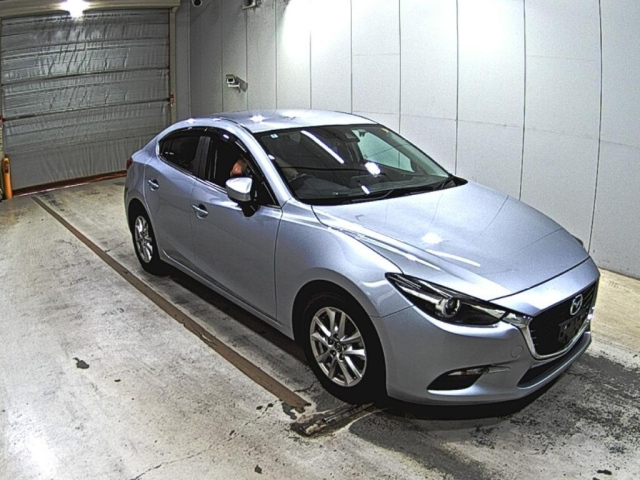 MAZDA AXELA — фото