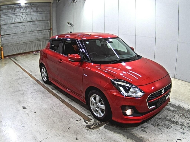 SUZUKI SWIFT — фото