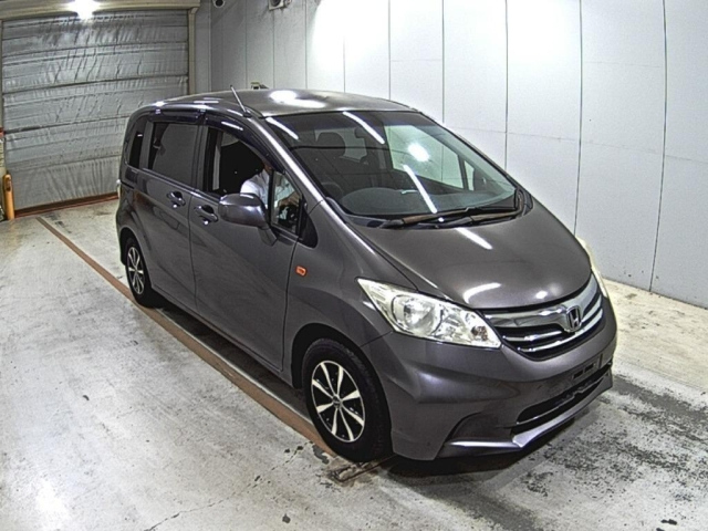 HONDA FREED — фото