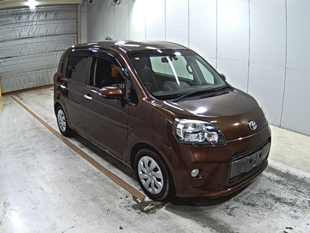 TOYOTA PORTE — фото