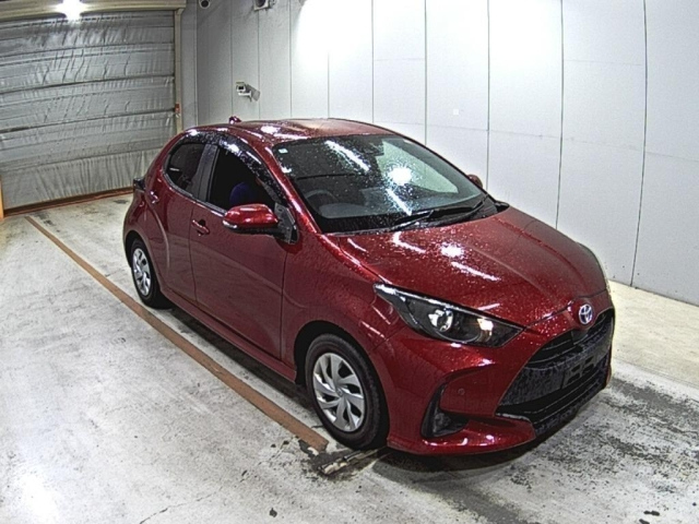 TOYOTA YARIS — фото