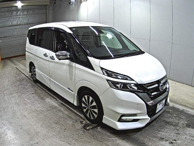 NISSAN SERENA — фото