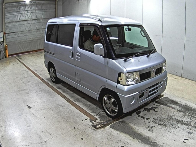 NISSAN CLIPPER — фото