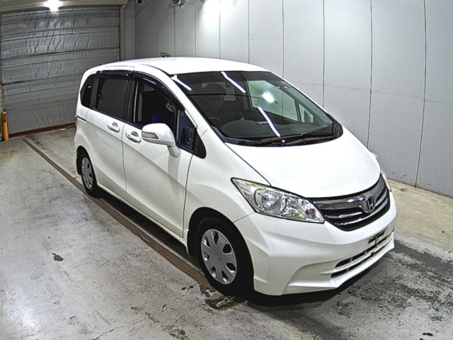 HONDA FREED — фото